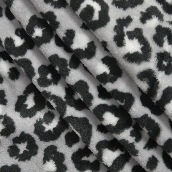 New Animal Print Throw Blanket - Picture 1 of 2